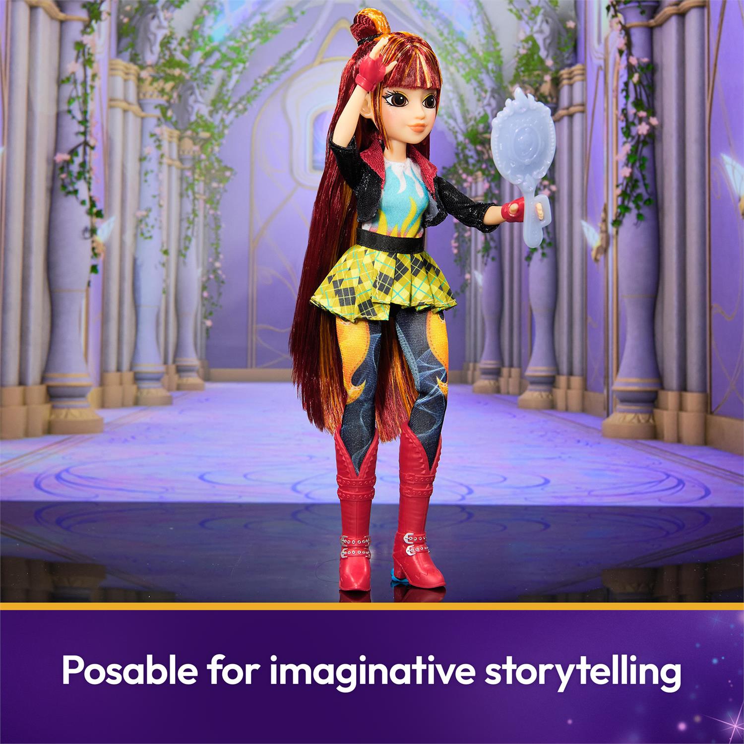 6072648 | Unicorn Academy, Power of Friendship Valentina with Hand