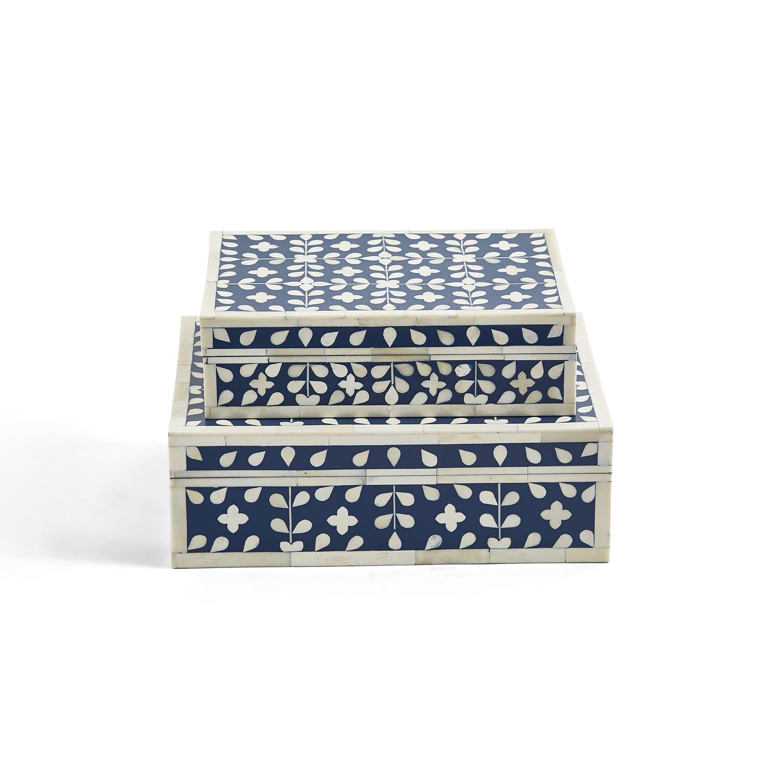 S/2 Flower and Petals Blue & White Tear Hinged Cover Box
