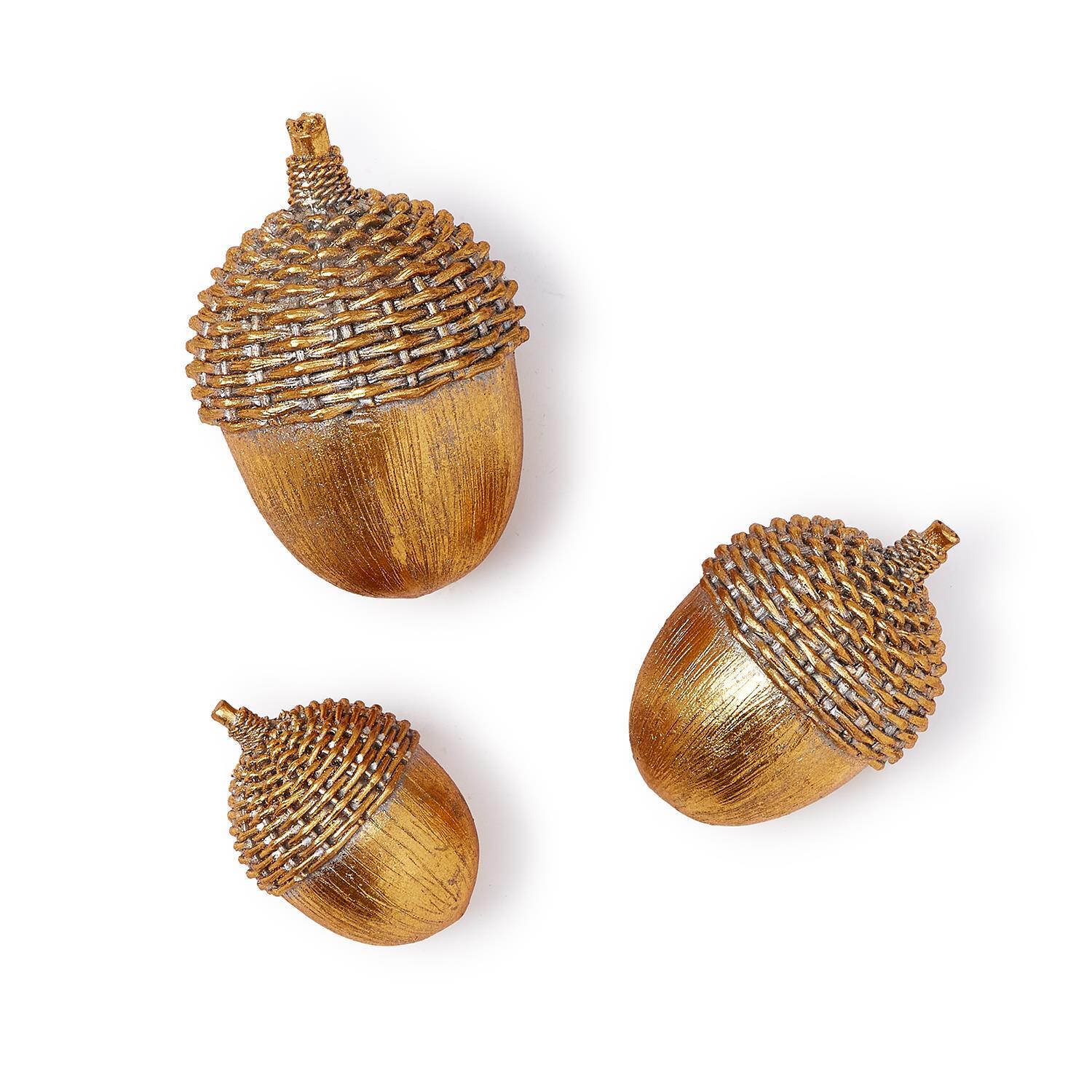 Set of 3 Gold Acorn Décor with Basket-Weave Pattern