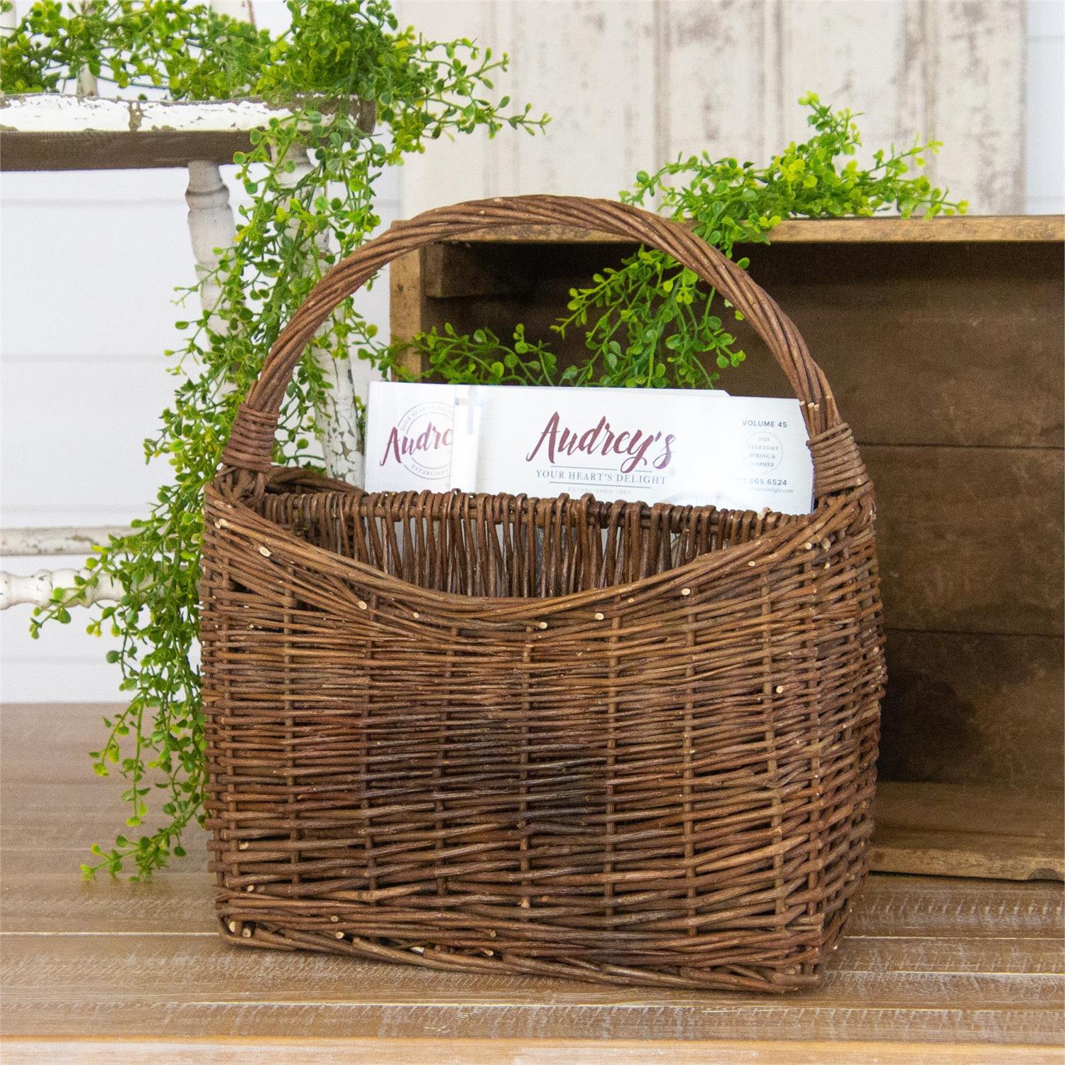 8B2383 | Wicker Magazine Basket