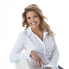 <span class="user-name "><span class="user-name__text">Tiffany Ell</span></span>