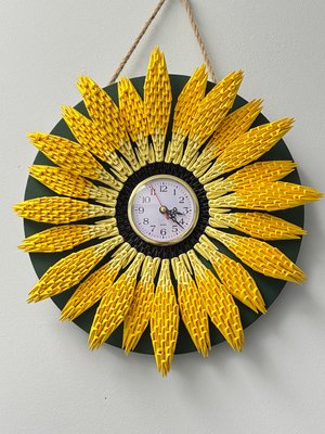 Modular origami clock by Amanda Church