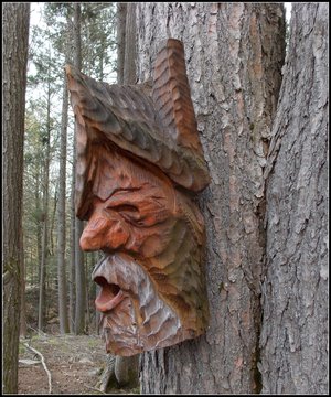 #2 - Harnett  chainsaw carved birdhouse by Brian Harnett