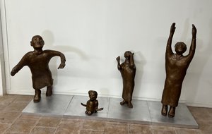 Searching-outdoor by Michael Messing (2024)