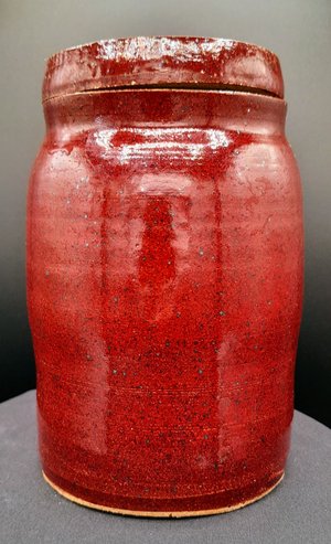 Florian Jar Sample Deep Firebrick Red by Elly Brtva (2023)