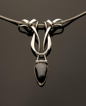 purpurite neckpiece in sterling silver by Amy Taylor