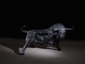 Toro scalpitante life size bronze sculpture by Stéphane Deguilhen (2026)