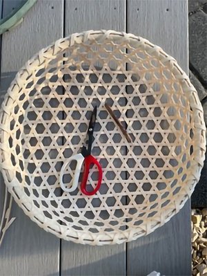 2500-basket-with-scissors by Mary May (2026)