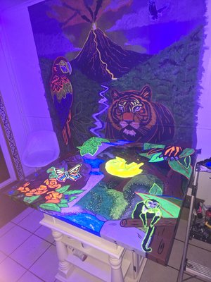 "PURA VIDA, Neón UV" by Victor Fuentes (2026)
