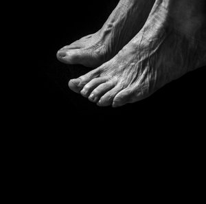 Feet in Air by Sara Allen (2022)