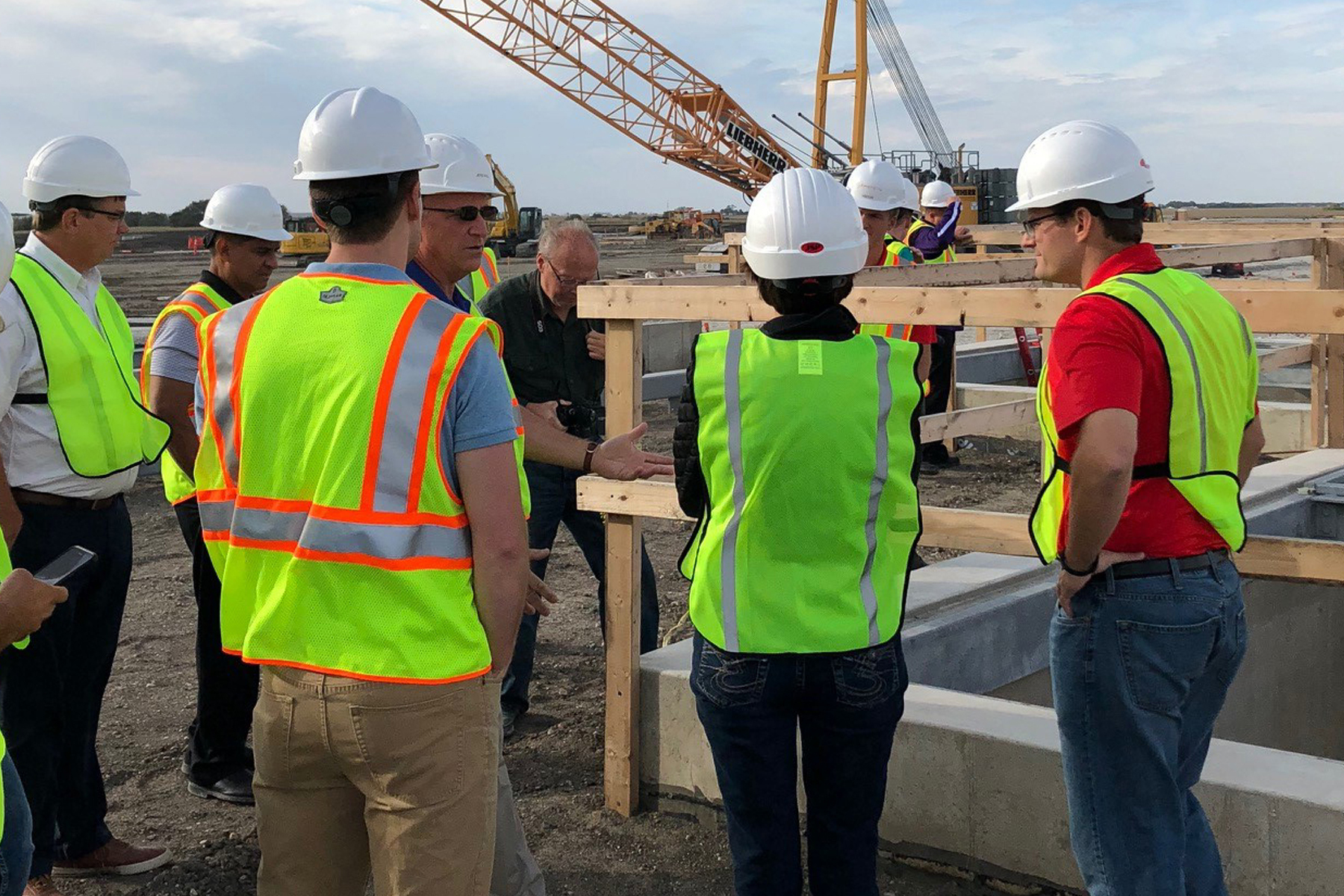 iowa-s-governor-visits-prestage-foods-of-iowa-construction-epstein