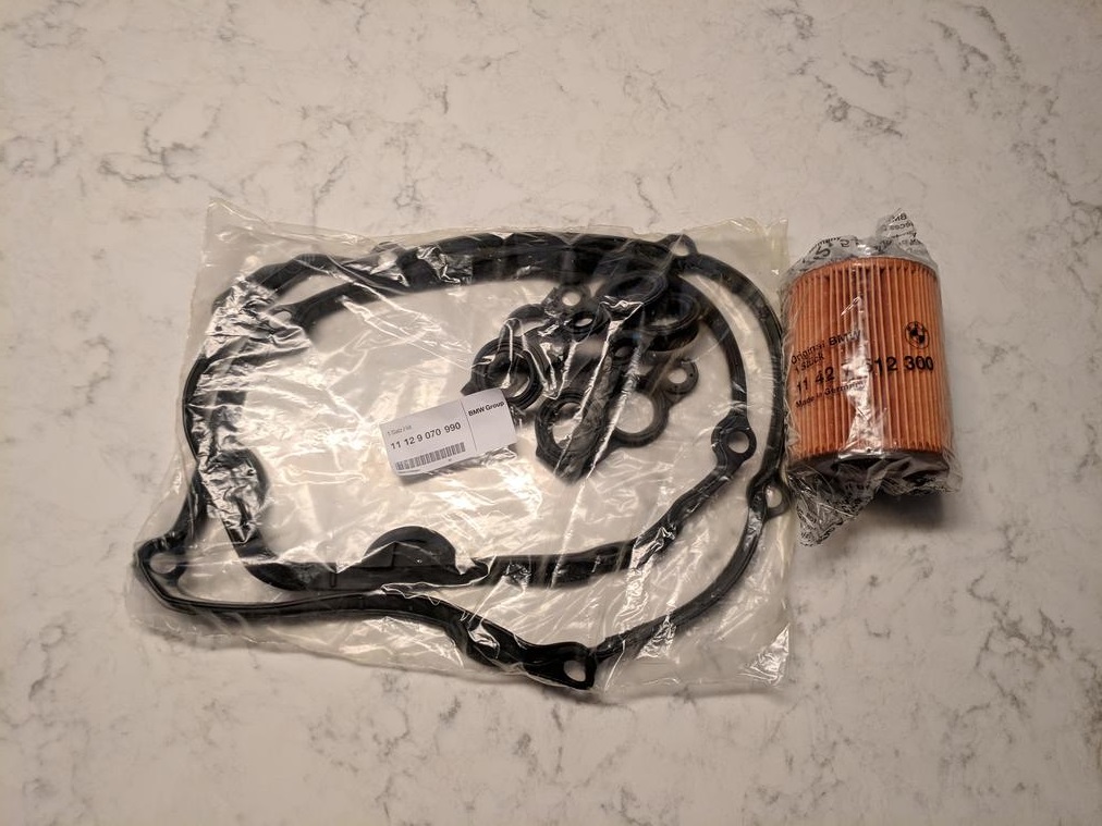 E46 NOS BMW M52/54 oil filter and valve cover gasket set