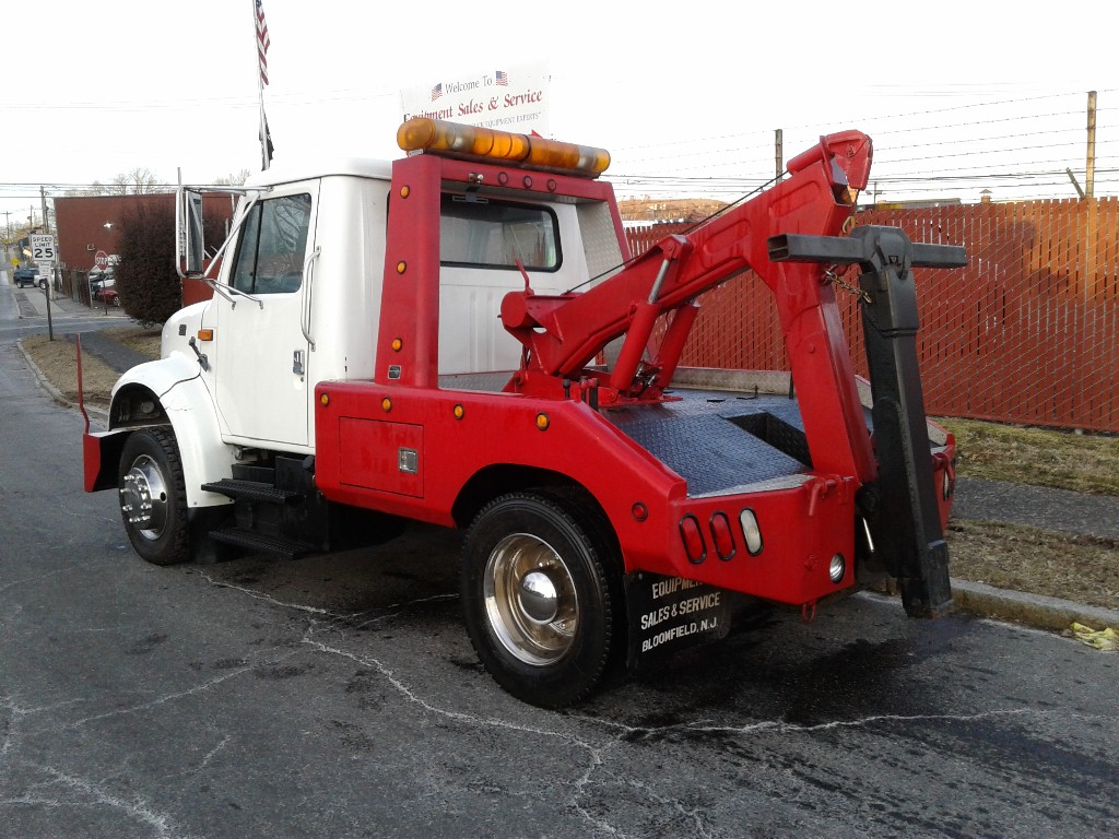 (#1564) $ REDUCED: 1999 IH 4700 Single Line Integrated Wrecker 60″ C/A