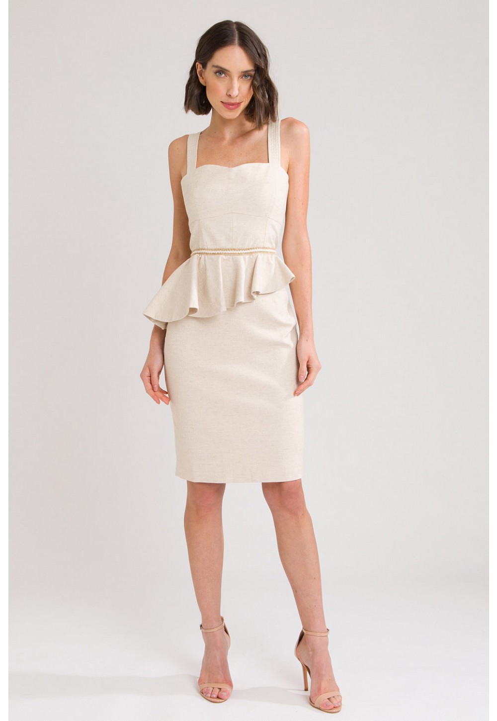 vestido com babado na cintura