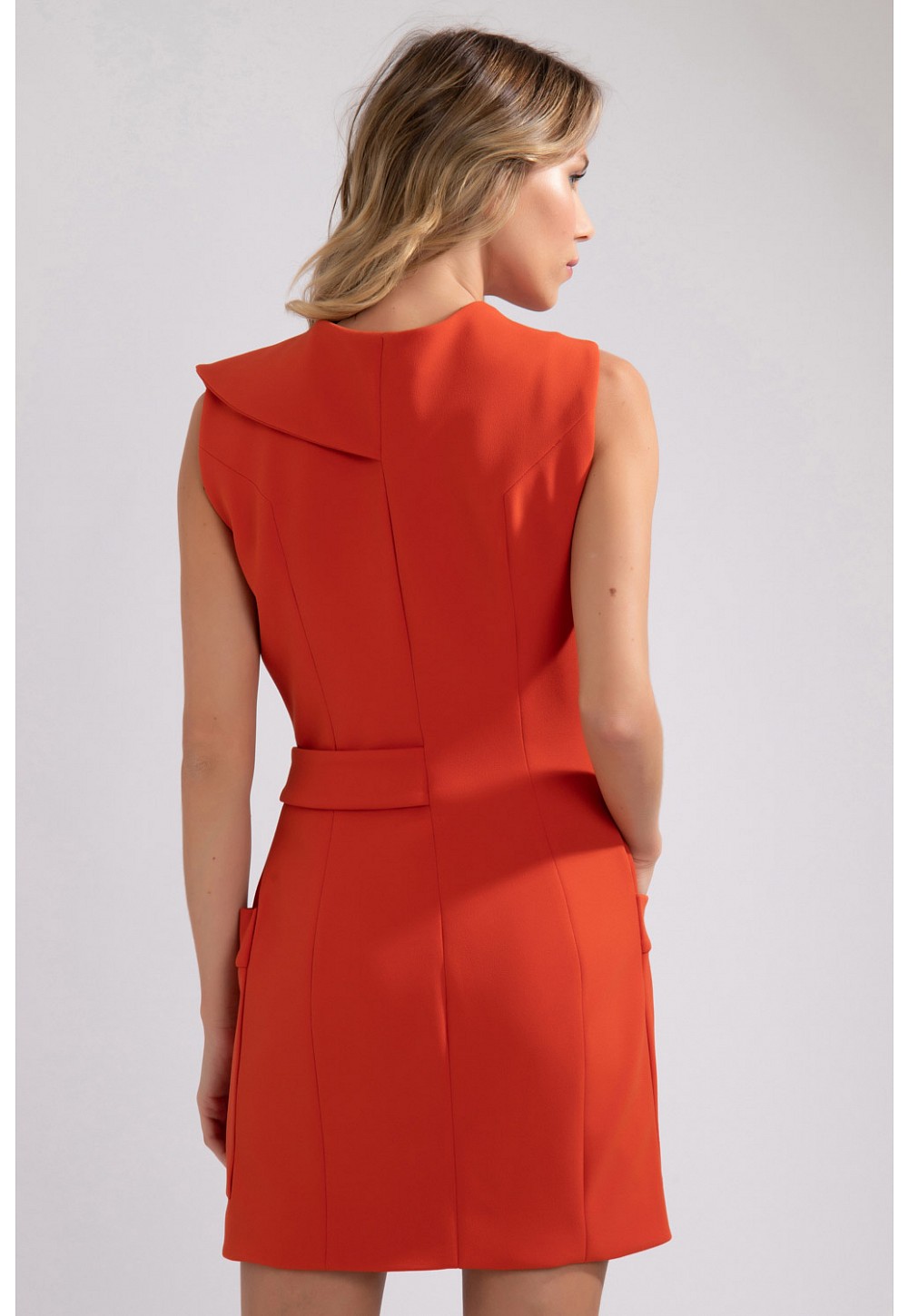 vestido curto com colete