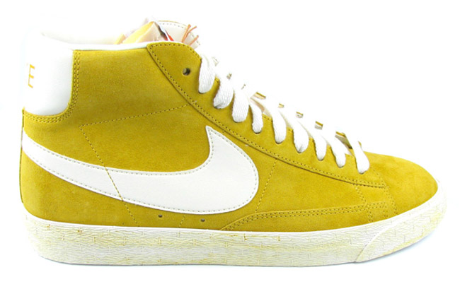 yellow and black nike blazers