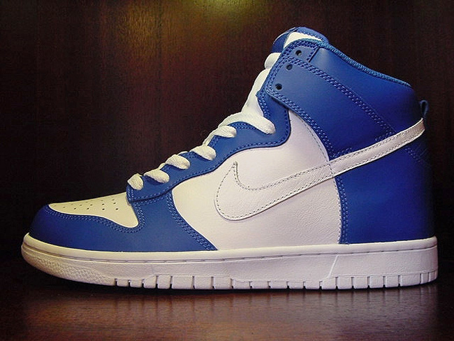 nike dunks blue and white