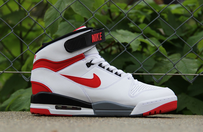 nike air revolution retro
