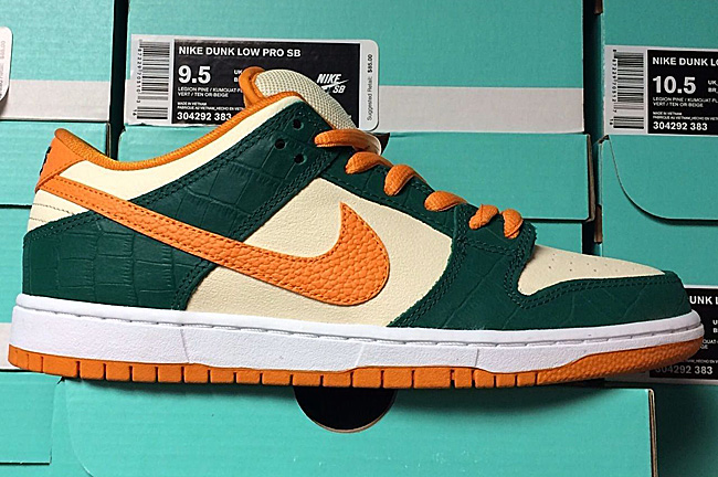 nike dunks orange green