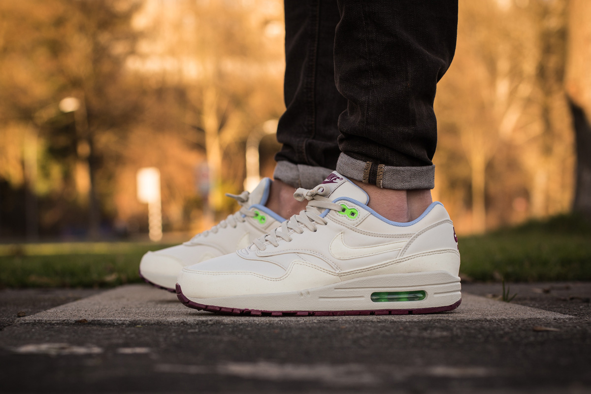 nike air max 1 light bone