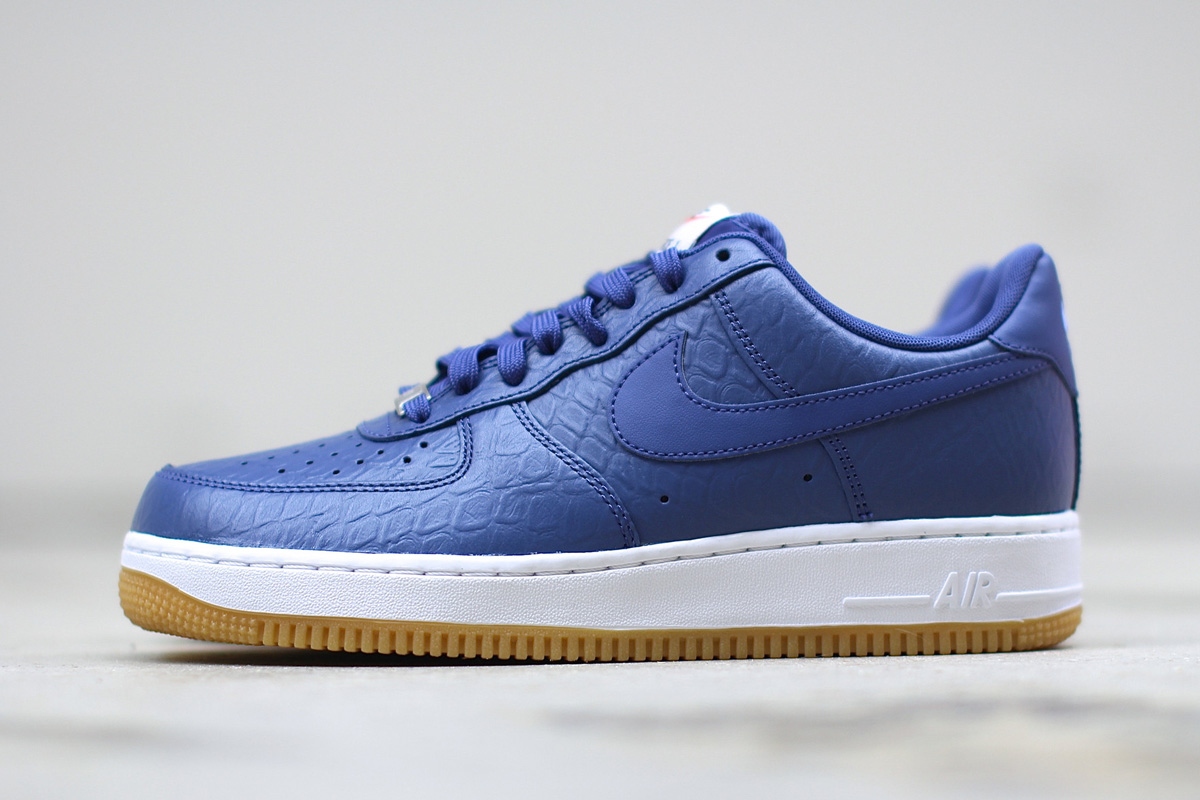 Nike Air Force 1 07 LV8 Blue Legend White L70v4492 Nike Air Force 1 07 LV8 Blue Legend White L70v4492