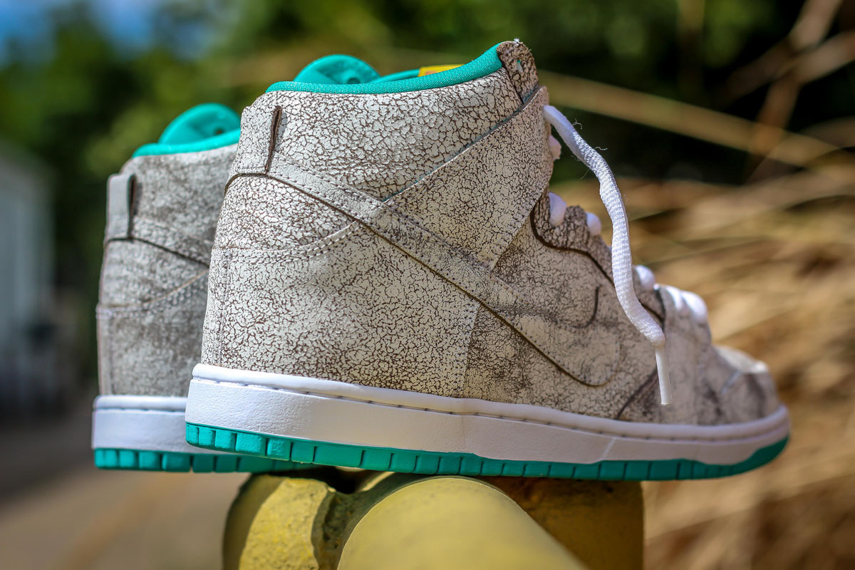 nike sb dunks flamingo