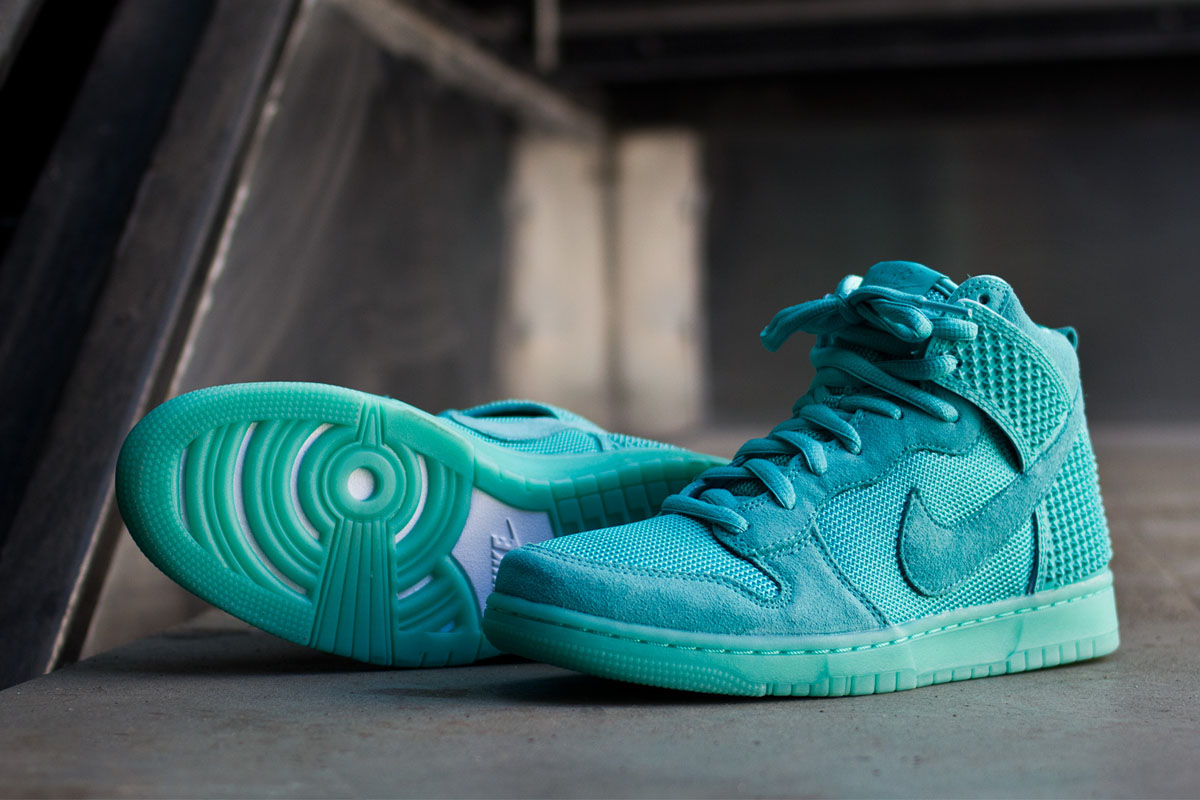 nike dunk cmft light retro