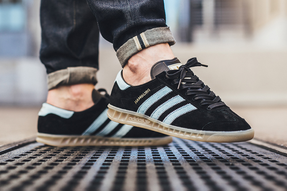 black and blue hamburgs