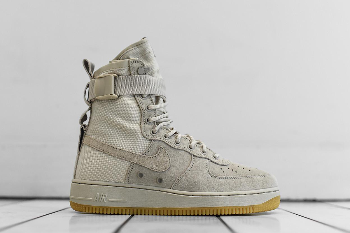 {keywor d} stringhe air force 1