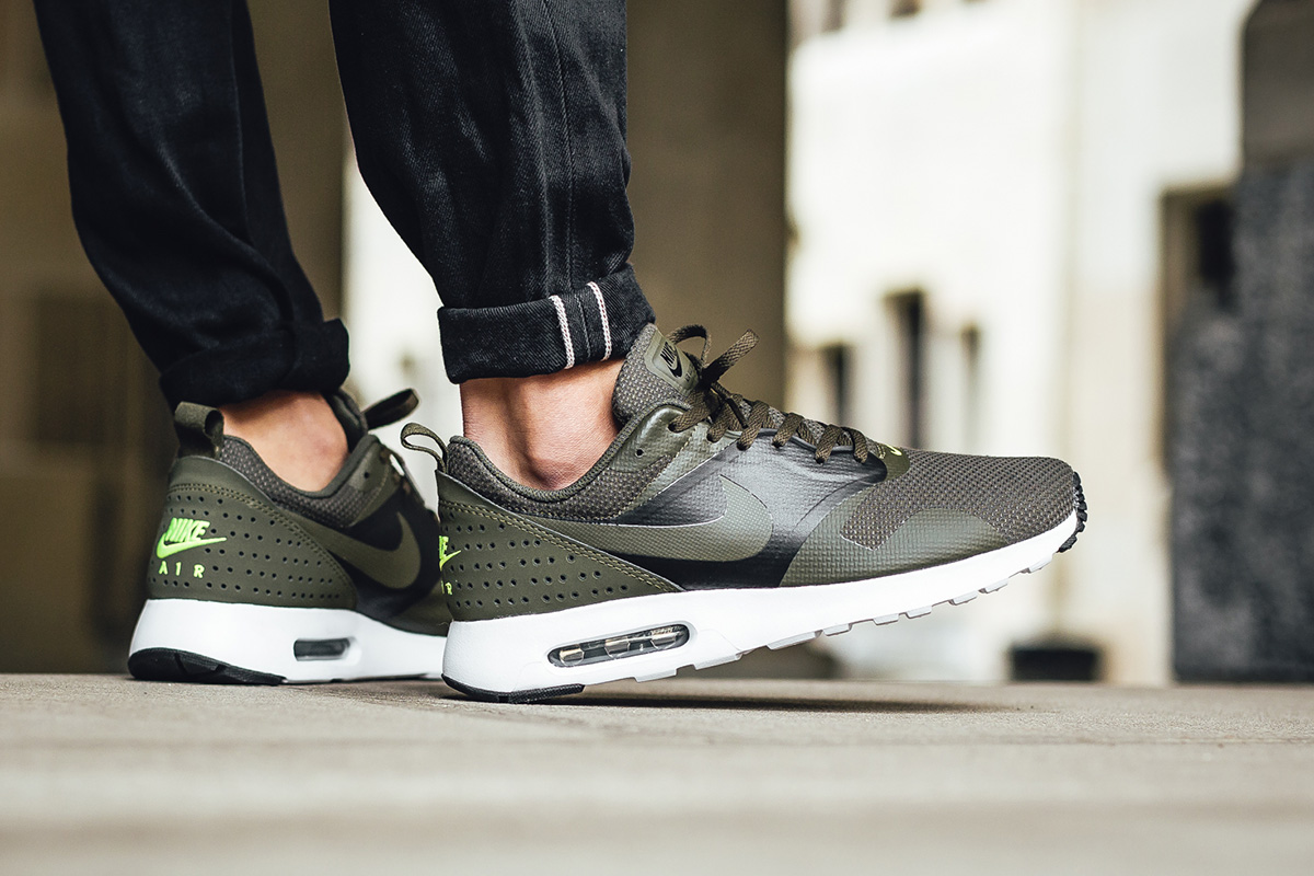 nike air max tavas leather cargo khaki