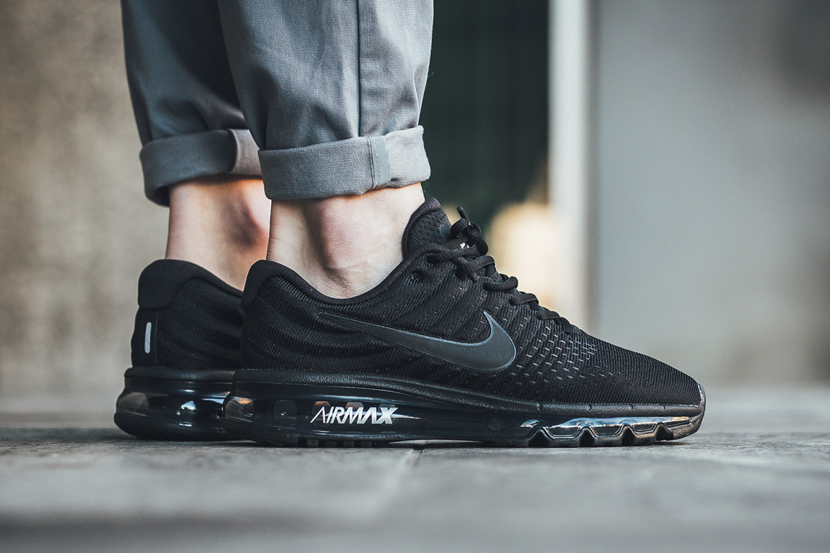 nike 2017 air max triple black nike 2017 air max triple black