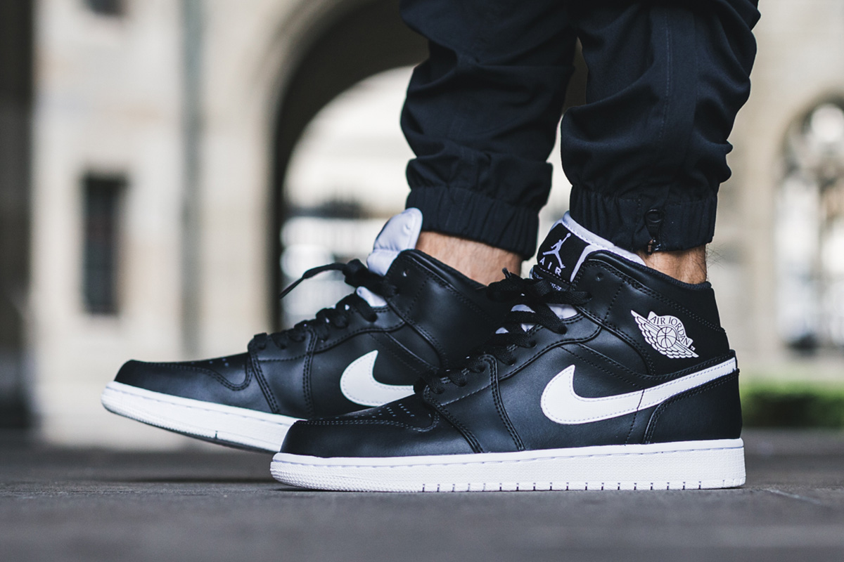 air jordan 1 mid black and white air jordan 1 mid black and white
