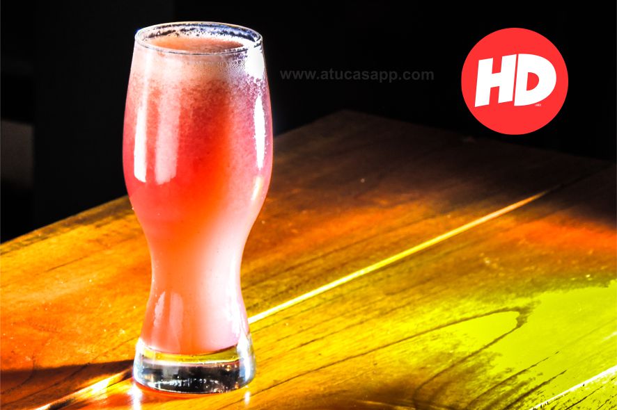 JUGO DE FRESA EN AGUA