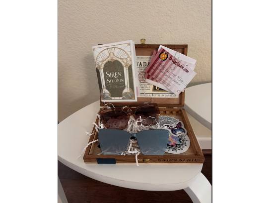 Image of the Item
