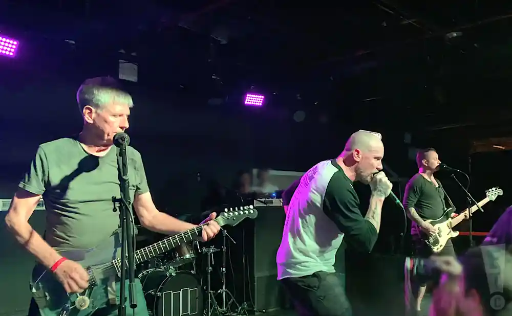 black flag live at the brooklyn monarch in brooklyn new york