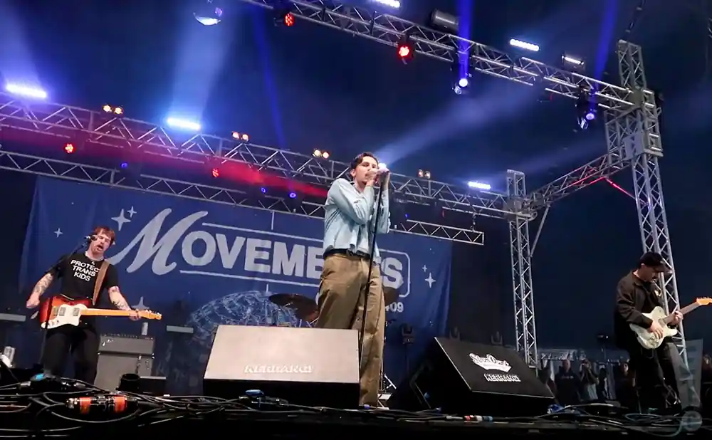 a live performance of movements at slam dunk south 2023