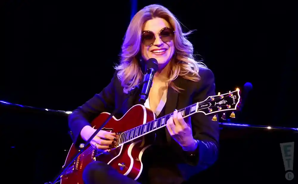 melody gardot performing live with shades on