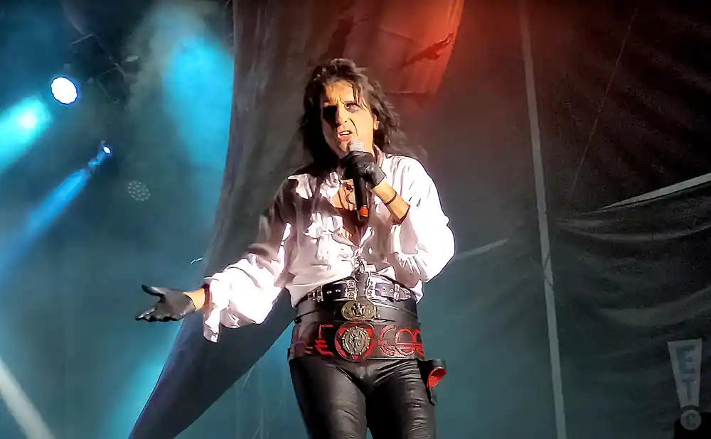 alice cooper of the hollywood vampires performing in bucharest, romania.