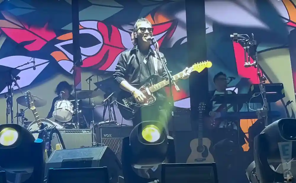 eraserheads performing live at smdc festival grounds in parañaque philippines