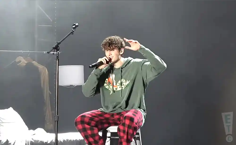 jvke live in universal studios florida mardi gras 2023