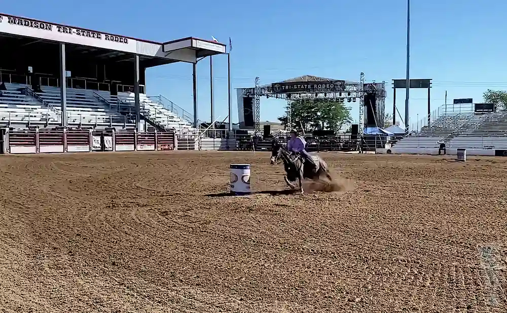 fort madison tri-state rodeo 2021.