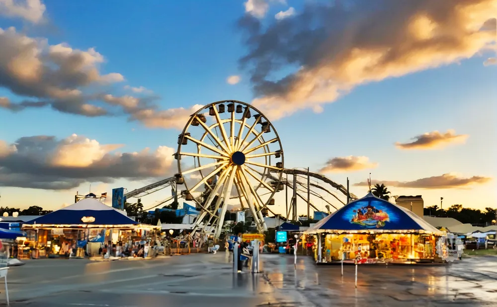 GrandChapiteauAtTheOrangeCountyFairandExpositionCenter_CostaMesaCA-Leonardo