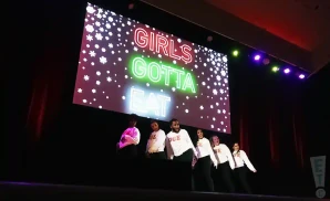 girls gotta eat comedy show in new york city