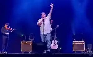 sammy kershaw live at the echo hollow amphitheatre in branson, missouri.