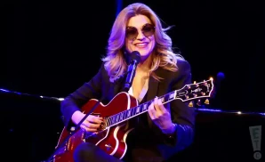 melody gardot performing live with shades on