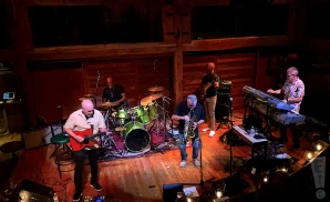 spyro gyra band performing live on stage