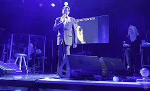 wayne newton live at flamingo las vegas hotel & casino in navada