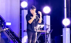 phil wickham live at the bristol motor speedway in bristol tennessee