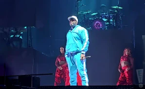 50 cent performs on stage at the hollywood casino amphitheater in st louis missouri