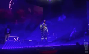 snoop dogg live in sydney australia wearing sunglasses